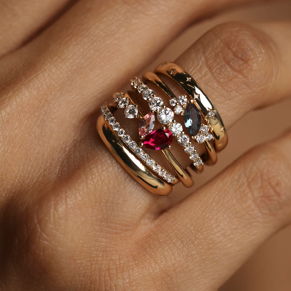 Astrid et Miyu Milestone Ring in Solid Gold - Image 4
