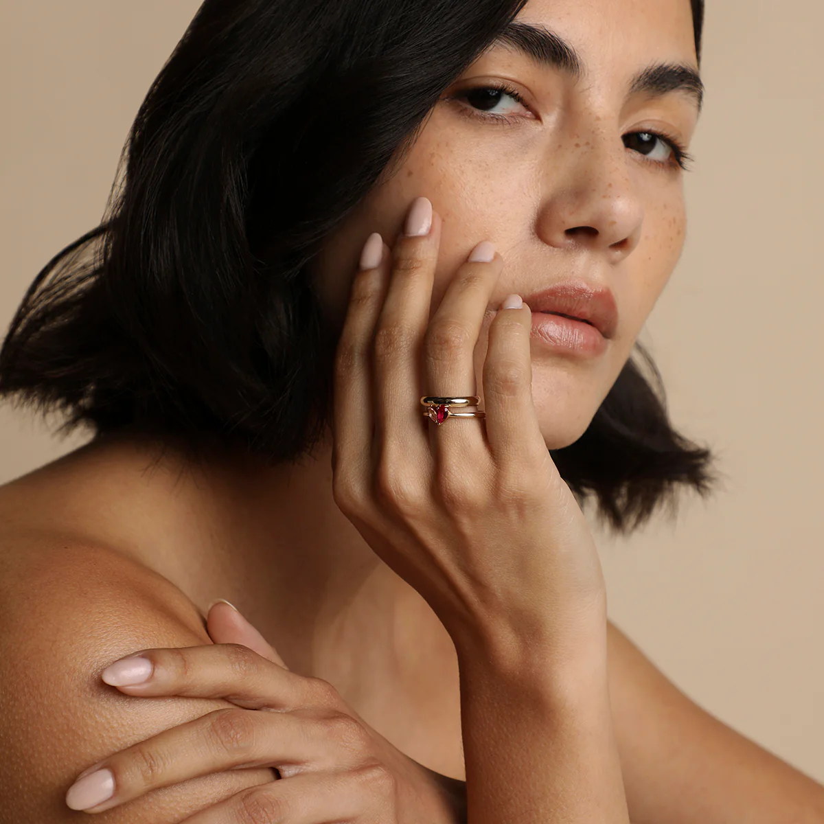 Astrid et Miyu Milestone Ring in Solid Gold - Image 7