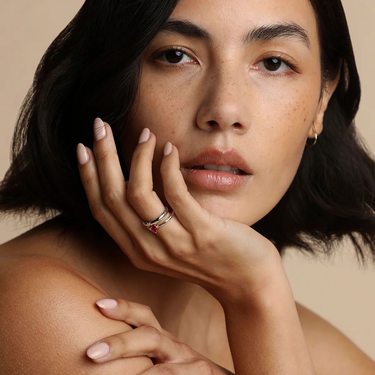 Astrid et Miyu Milestone Ring in Solid White Gold - Image 6