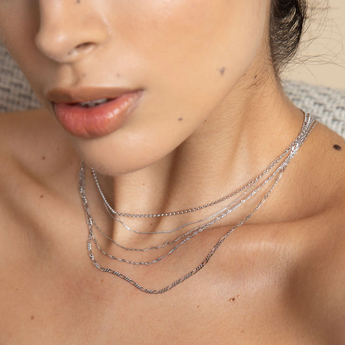 Chelsea Story Chain Necklace in Solid White Gold - Image 4