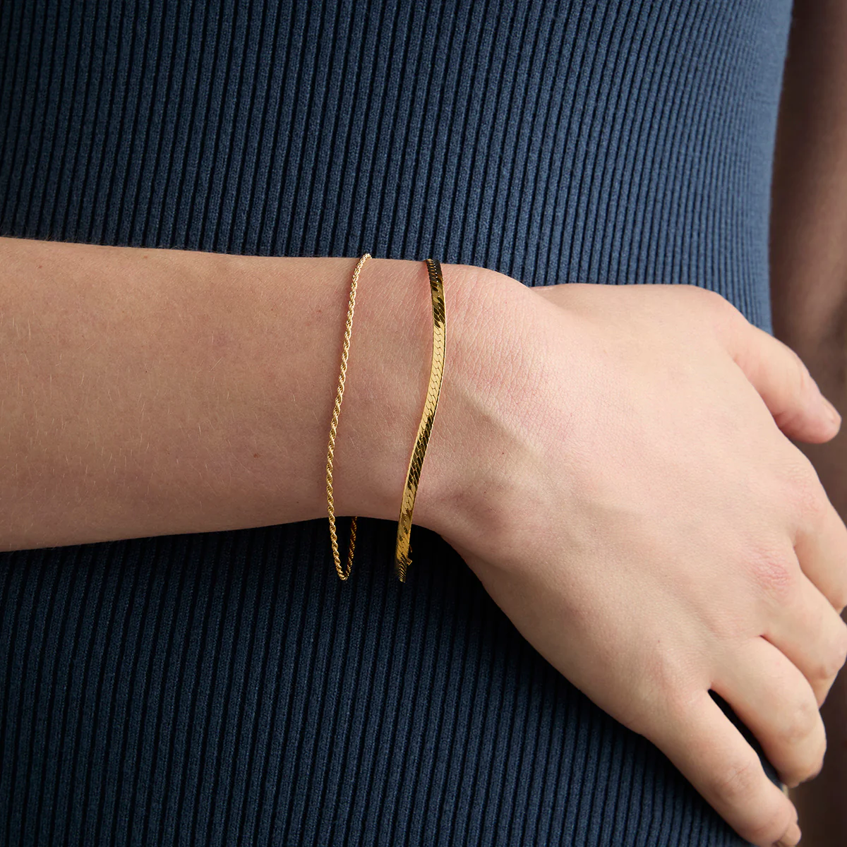 Essential Rope Chain Bracelet in Gold - Image 3