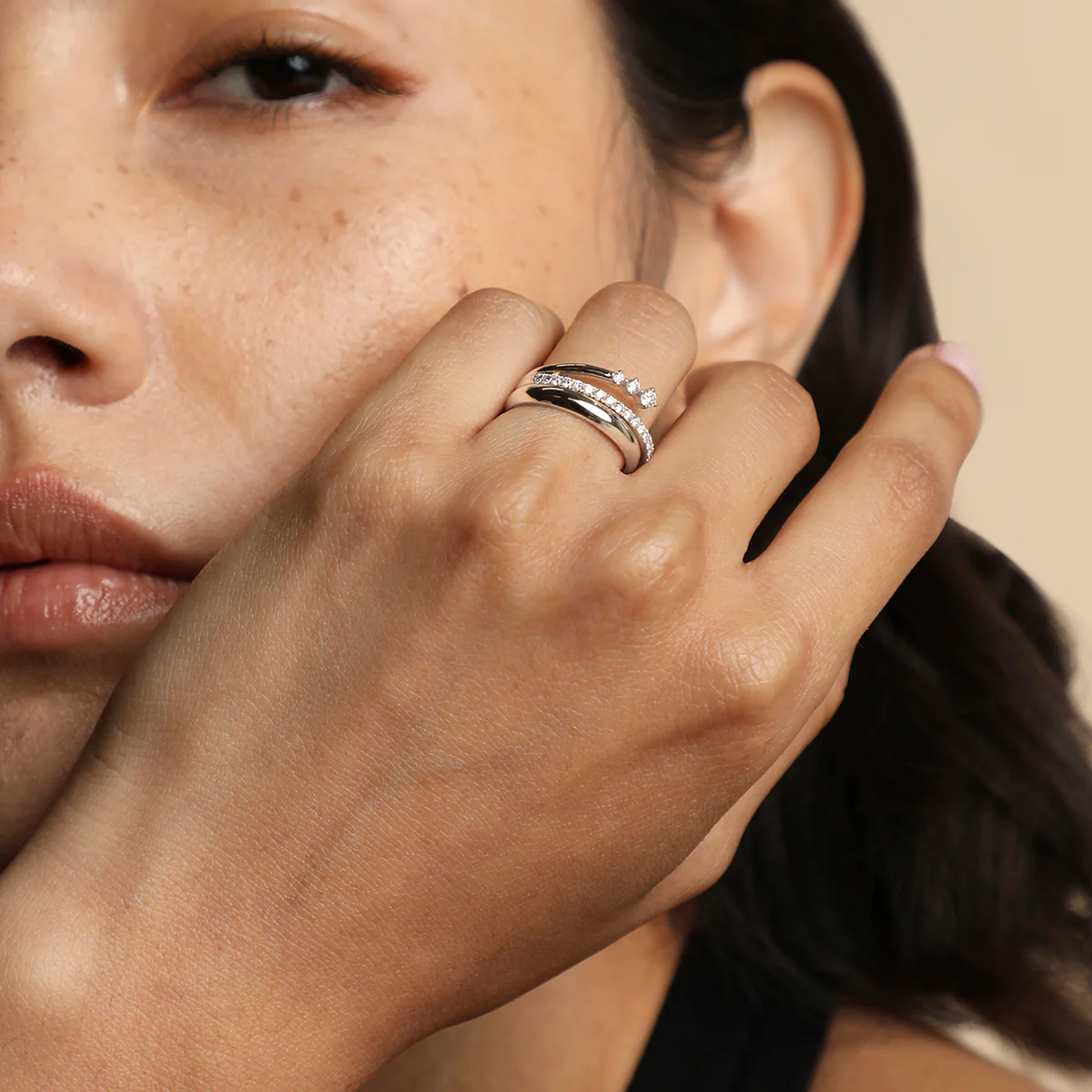 Illusion Diamond Milestone Ring in Solid White Gold - Image 3