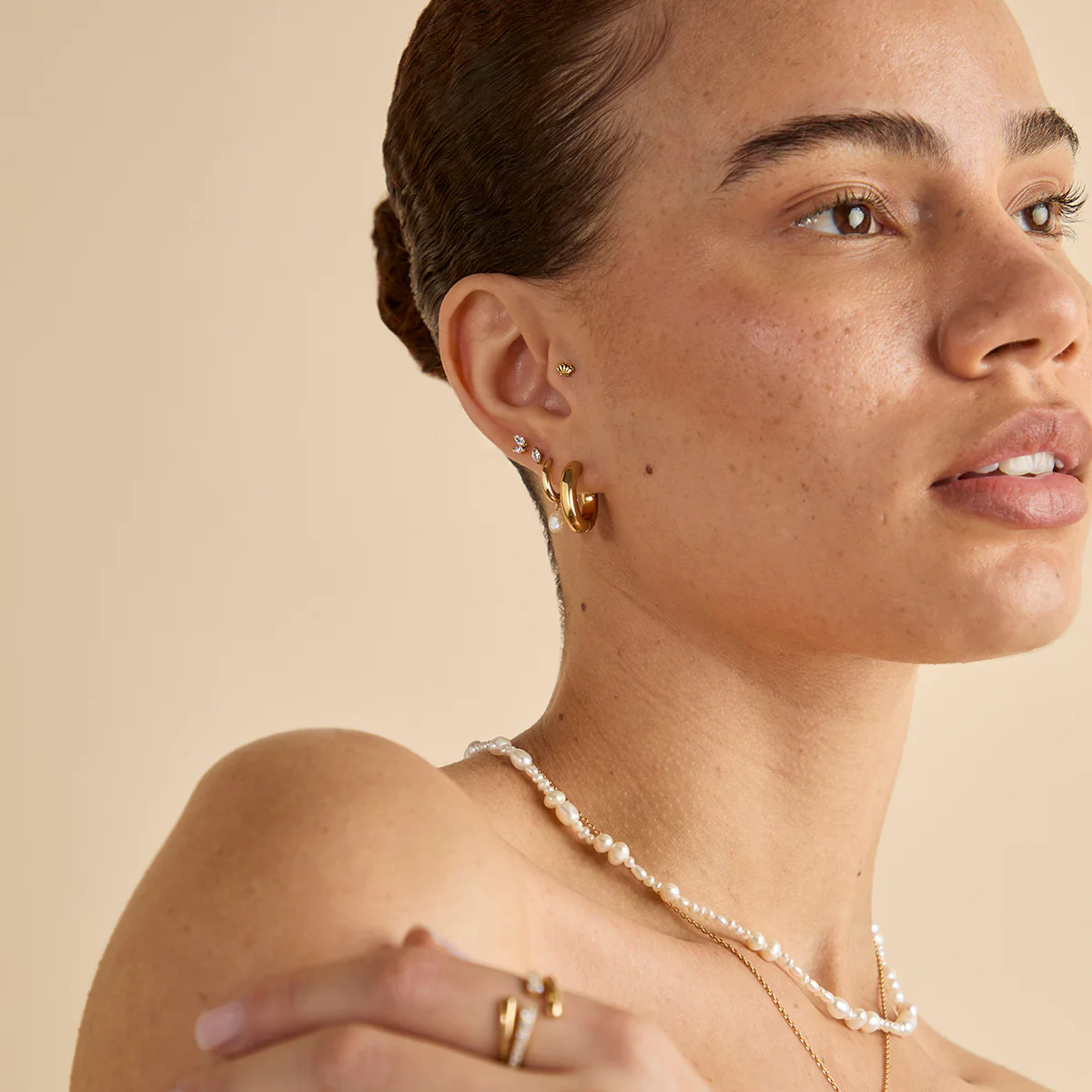 Shell Titanium Piercing Stud in Gold - Image 5
