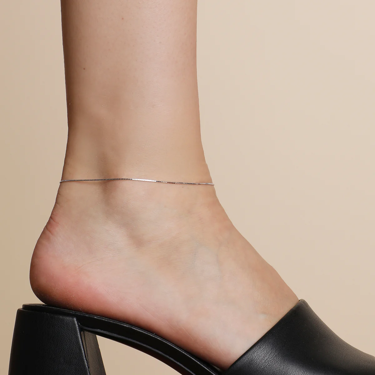 Shoreditch Chain Anklet in Solid White Gold - Image 2
